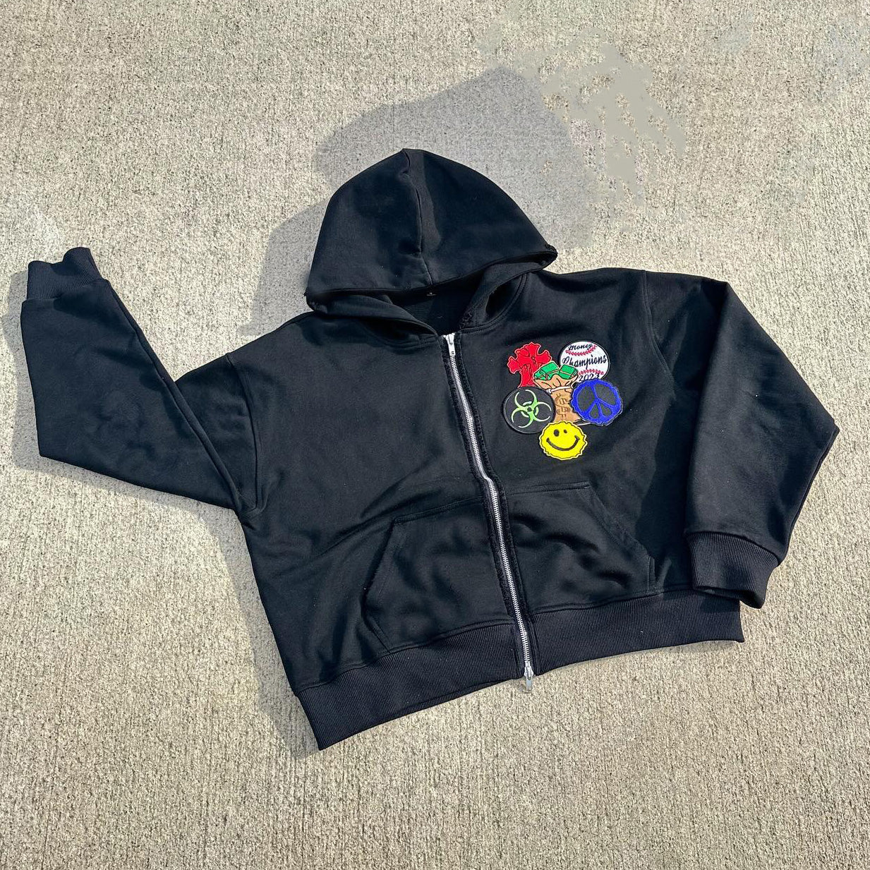 Multi-Element Graphic Loose Velvet Pocket Zip Hoodie