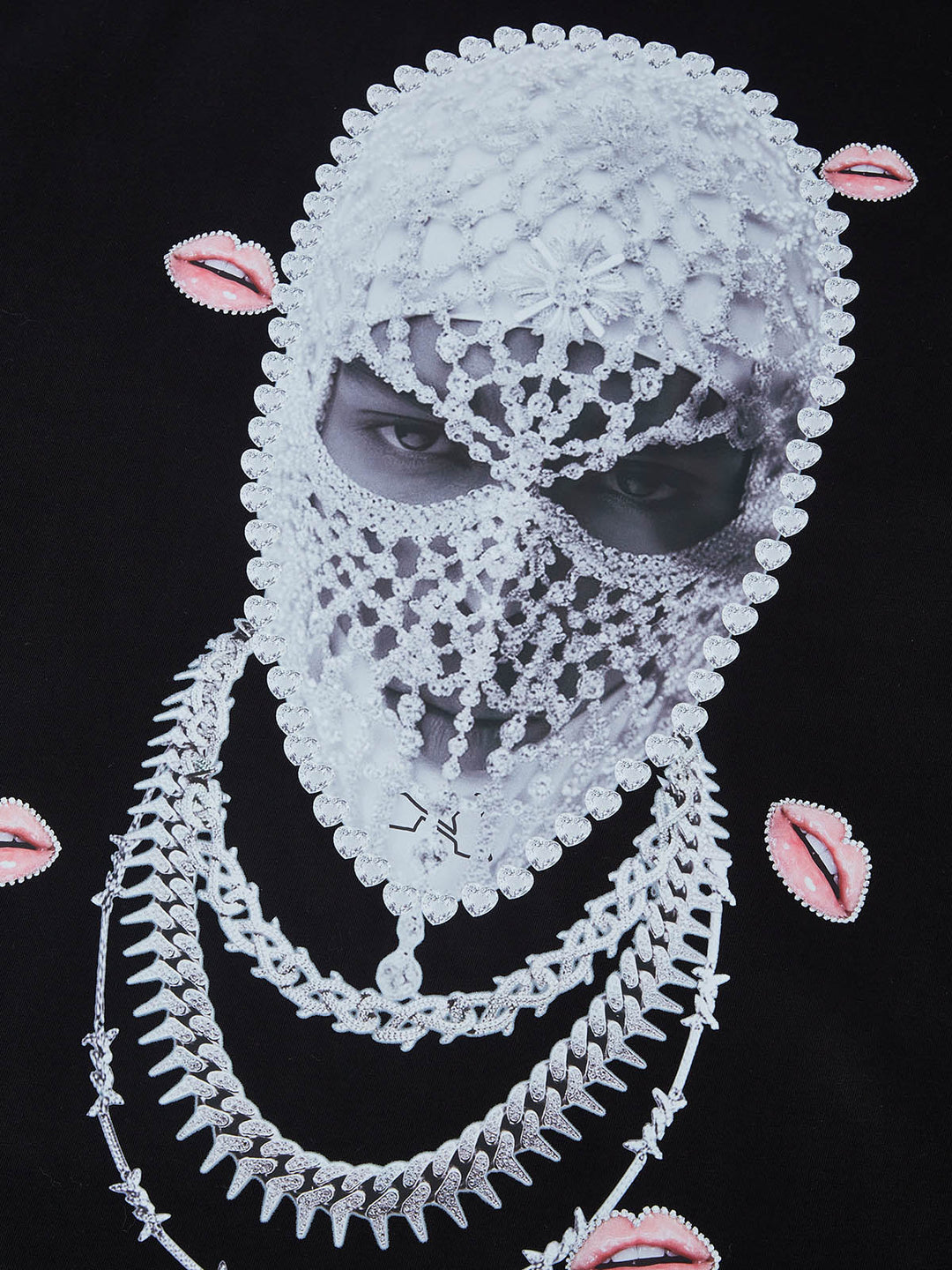 Vercoo Vintage Unisex Rhinestone Mask Necklace Graphic Cotton T-Shirt