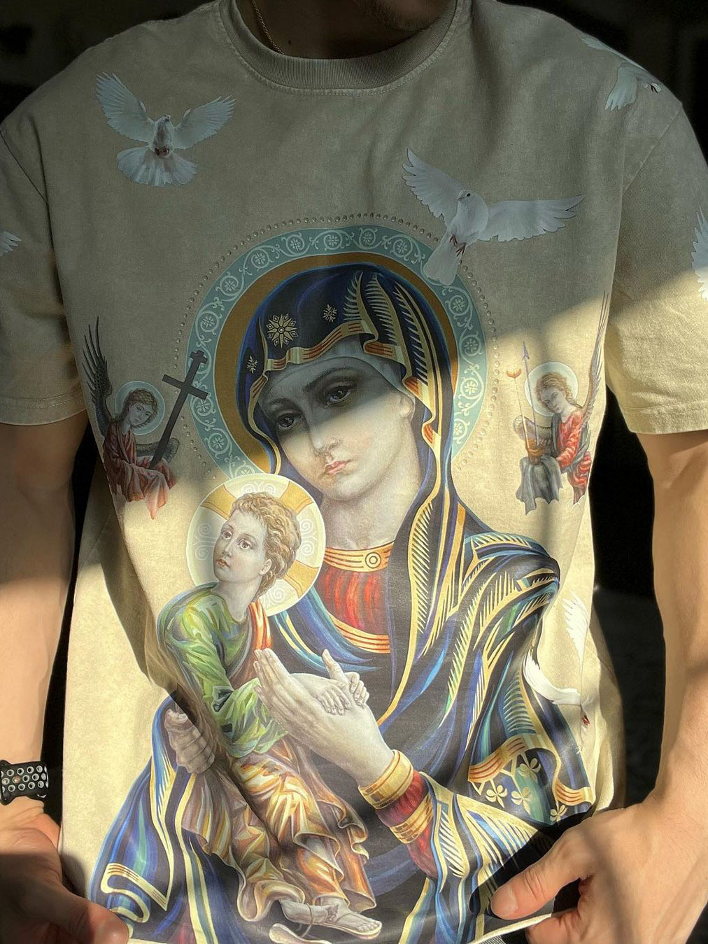 Vercoo Vintage Unisex Madonna And Child Graphic Cotton T-Shirt